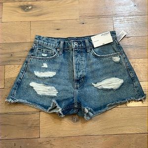 NWT Women’s/Juniors Arizona Jean Co high-rise denim shorts